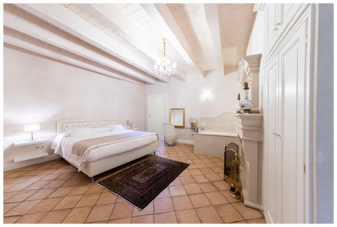 Boutique - Lodge & Suites Crotone Exterior foto
